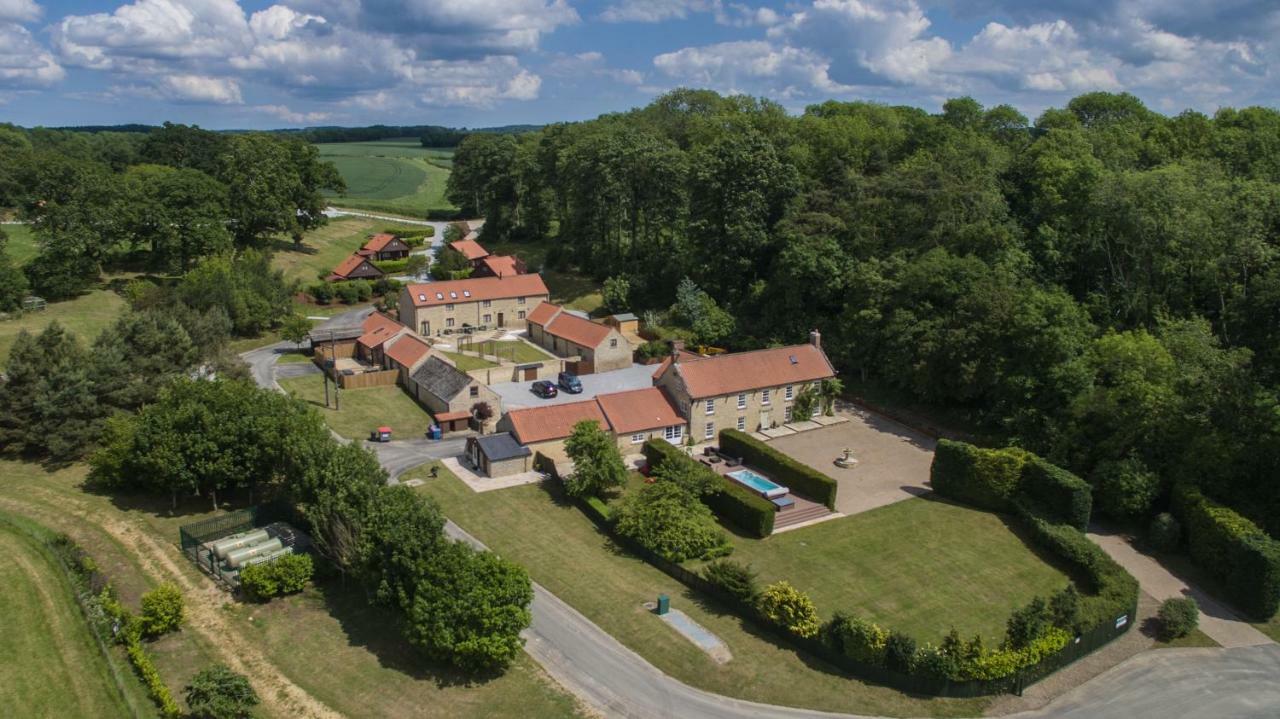 High Oaks Grange - Cottages Пикъринг Екстериор снимка