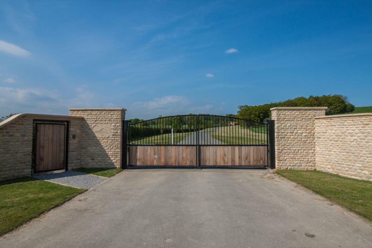 High Oaks Grange - Cottages Пикъринг Екстериор снимка